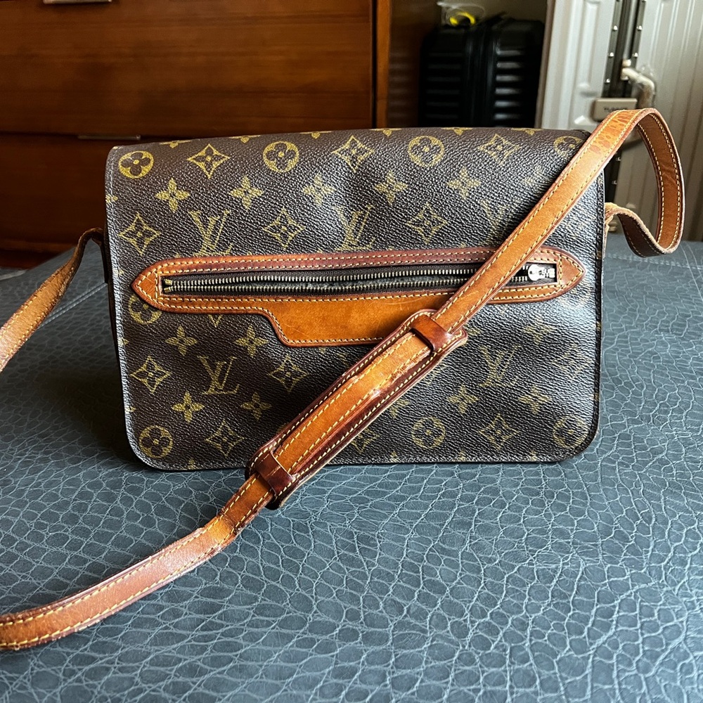 Saint Germain Sling